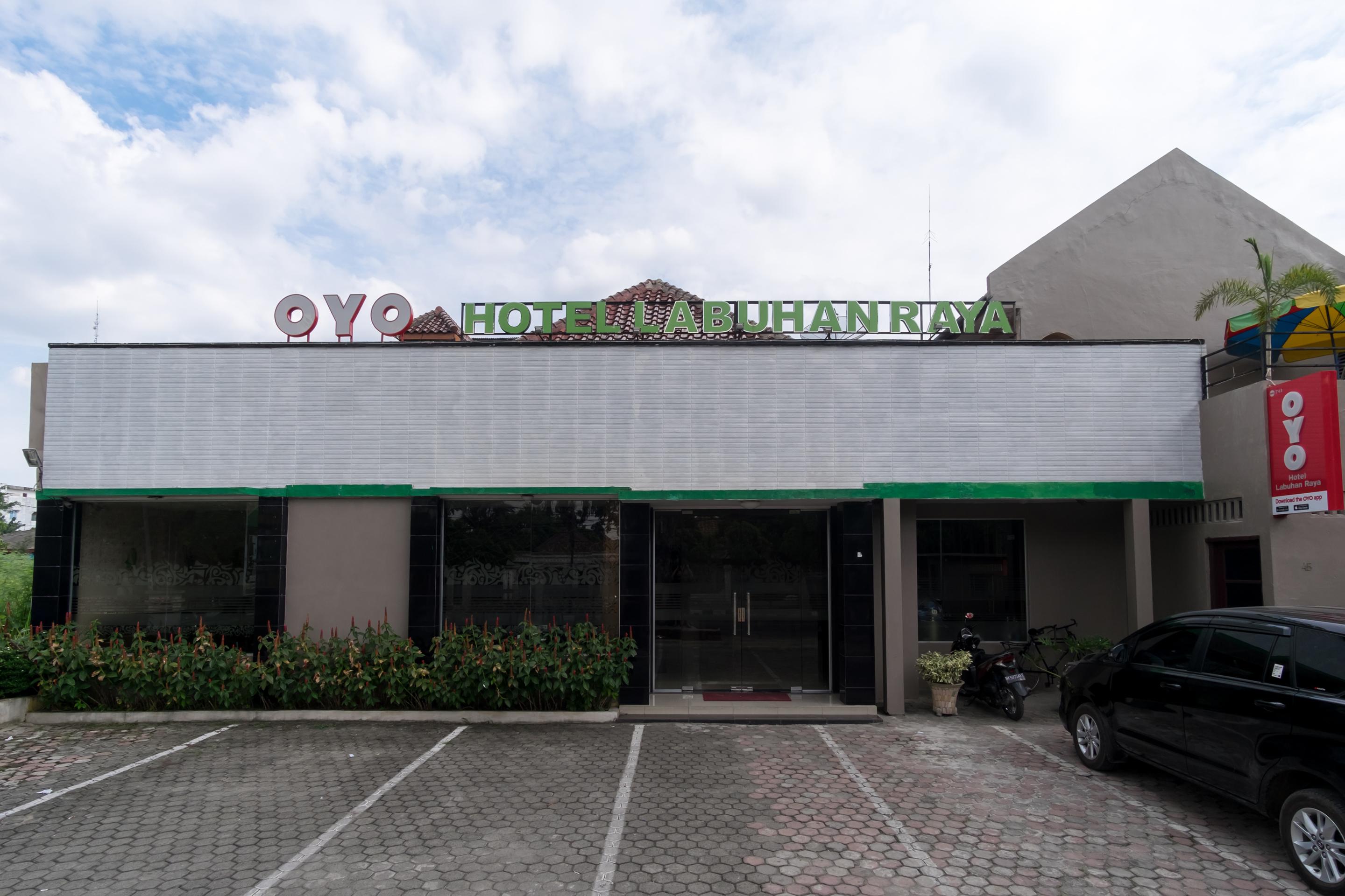 Oyo 741 Hotel Labuhan Raya Медан Екстериор снимка