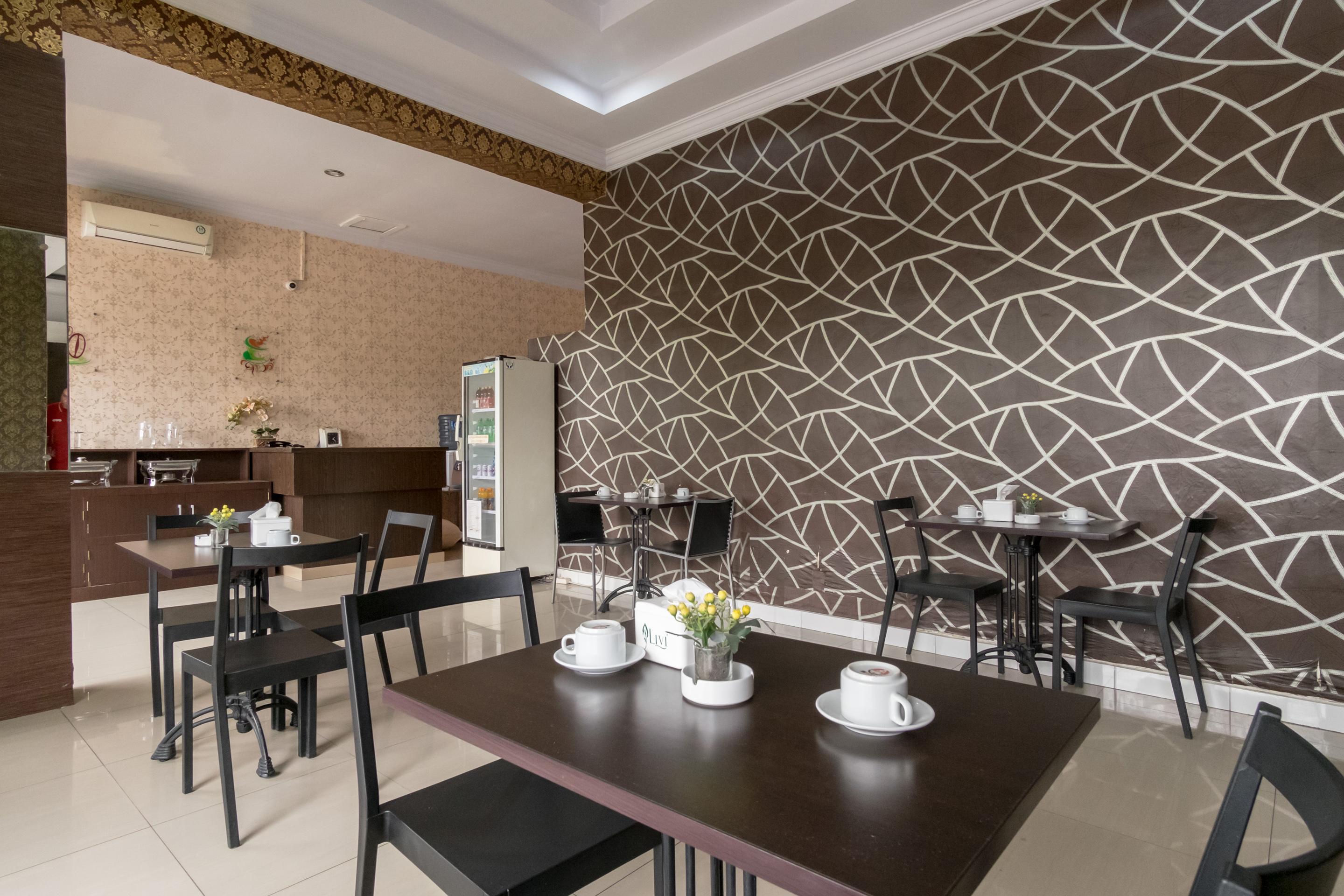 Oyo 741 Hotel Labuhan Raya Медан Екстериор снимка