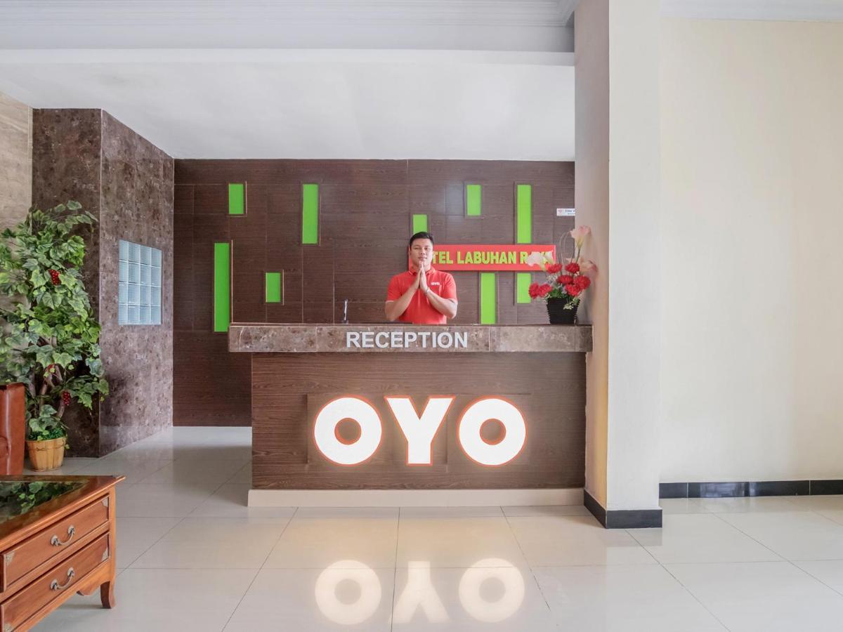Oyo 741 Hotel Labuhan Raya Медан Екстериор снимка