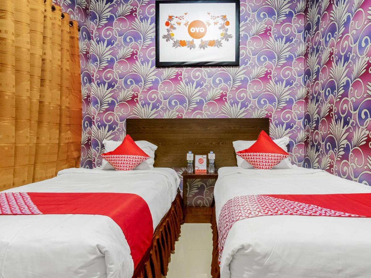 Oyo 741 Hotel Labuhan Raya Медан Екстериор снимка