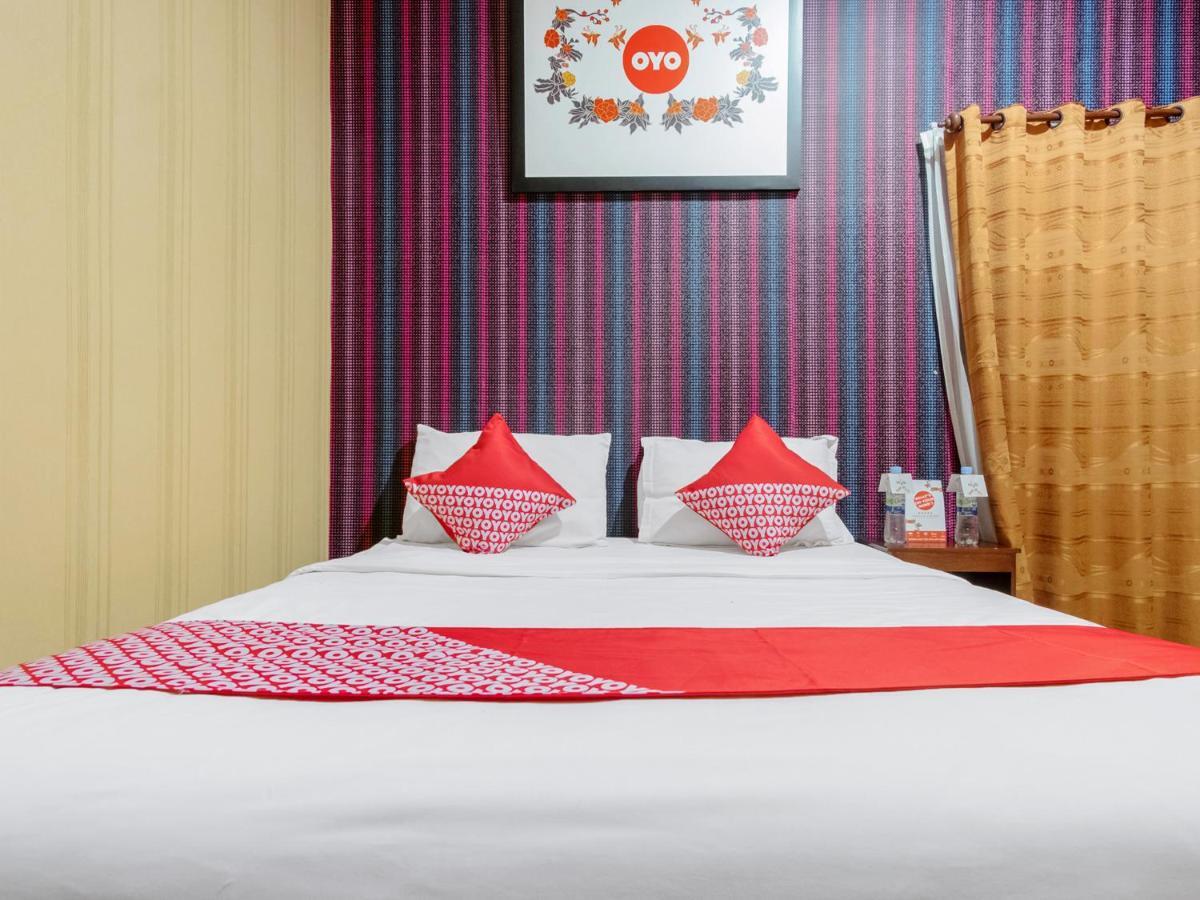 Oyo 741 Hotel Labuhan Raya Медан Екстериор снимка