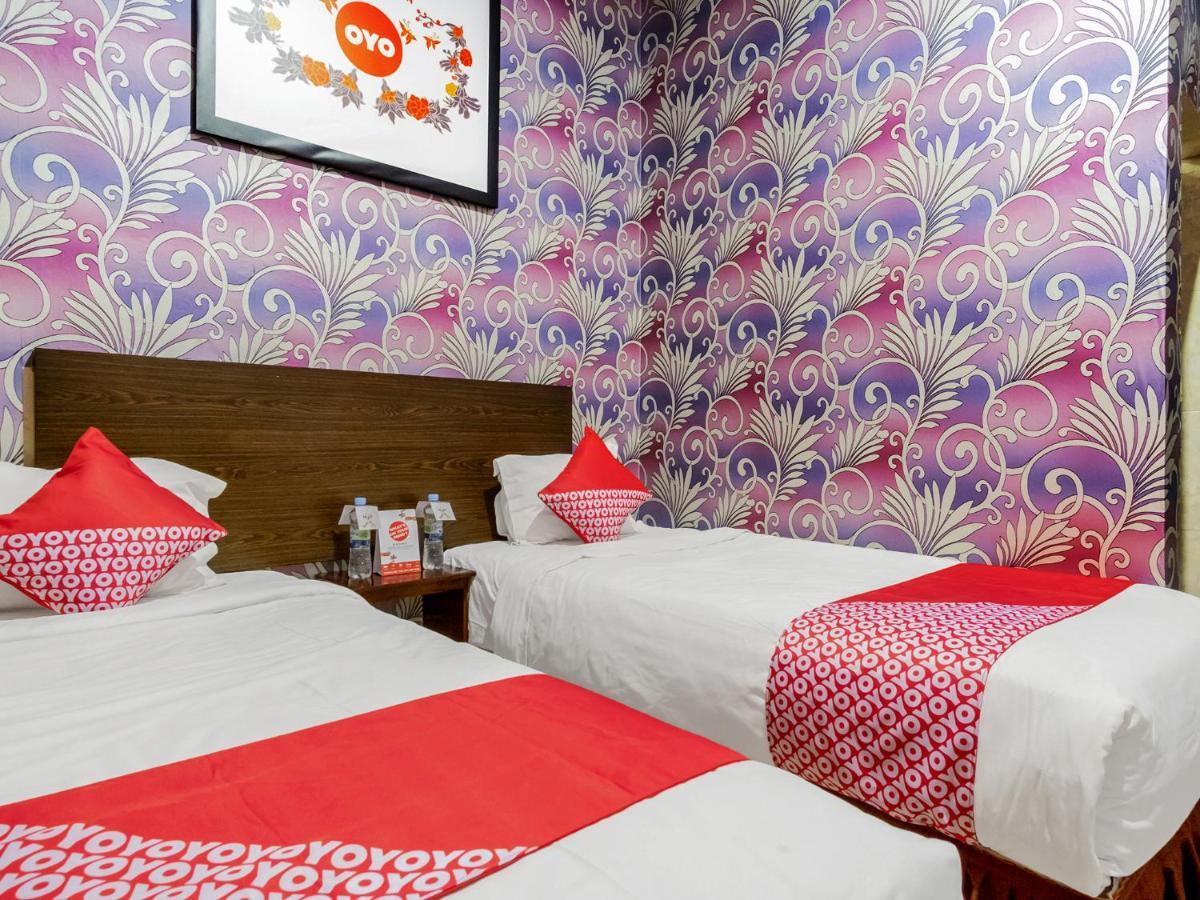 Oyo 741 Hotel Labuhan Raya Медан Екстериор снимка