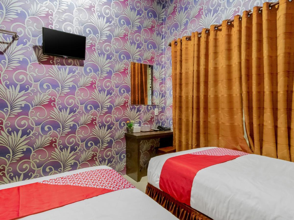 Oyo 741 Hotel Labuhan Raya Медан Екстериор снимка