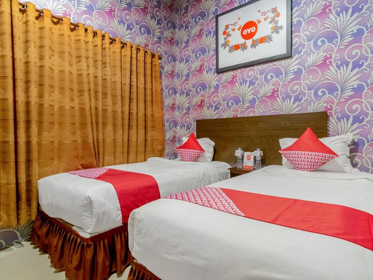 Oyo 741 Hotel Labuhan Raya Медан Екстериор снимка