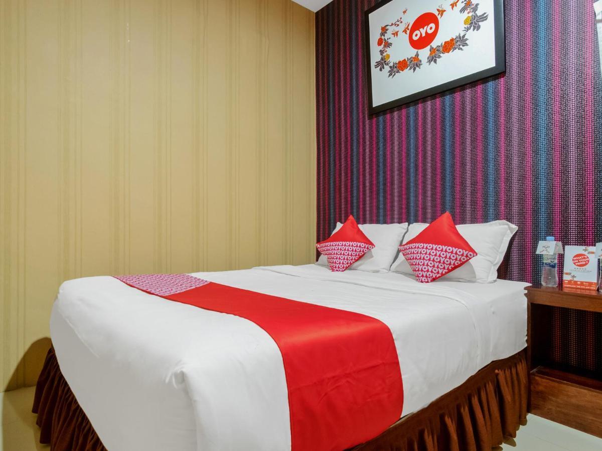 Oyo 741 Hotel Labuhan Raya Медан Екстериор снимка