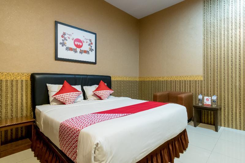 Oyo 741 Hotel Labuhan Raya Медан Екстериор снимка