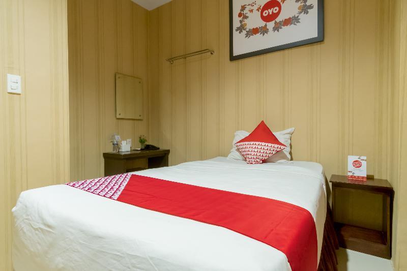 Oyo 741 Hotel Labuhan Raya Медан Екстериор снимка