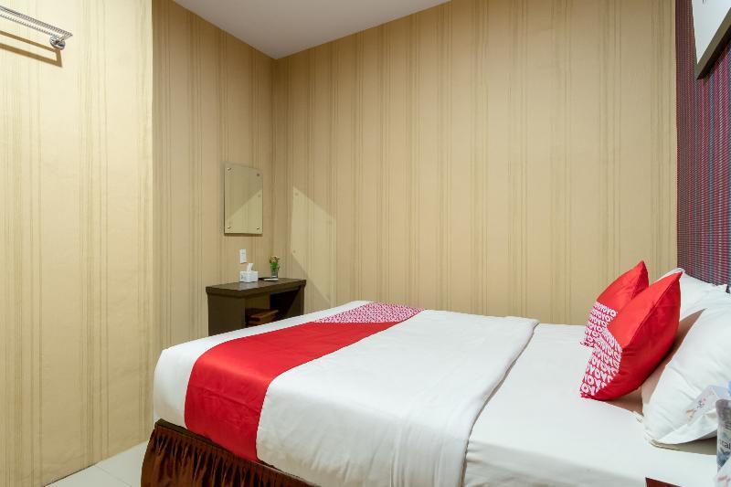 Oyo 741 Hotel Labuhan Raya Медан Екстериор снимка